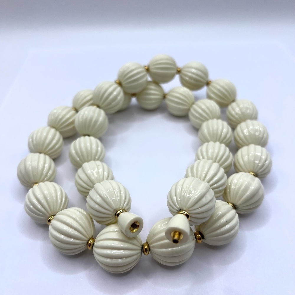 Large Plastic cream Round Textured Beads Necklace with gold tone beads 24”